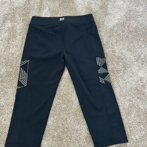 Black Athletic Capri Leggings with Geometric Side Panels